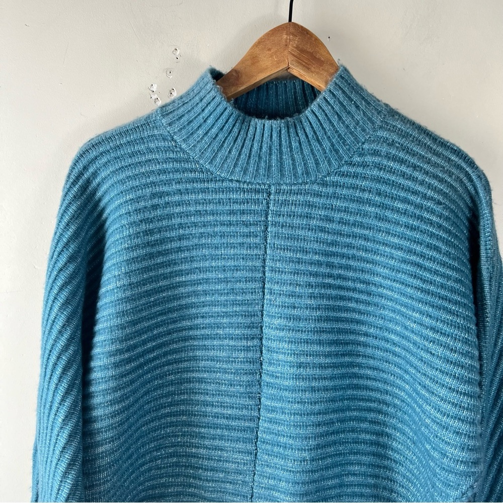 Jessica Simpson NWT Size Large Mock Neck Ribbed Knit Teal Boxy Sweater Soft Cozy - Picture 3 of 10